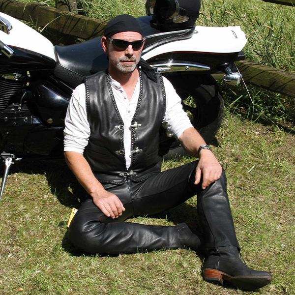 Big-Lederweste-Club-2